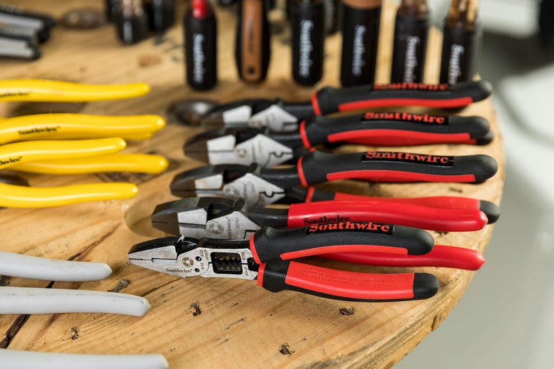 Southwire SCP9TPC High-Leverage Side Cutting Pliers with Fish Tape Puller; Crimper; and Comfort Grip Handles; 9-Inch - Image 4